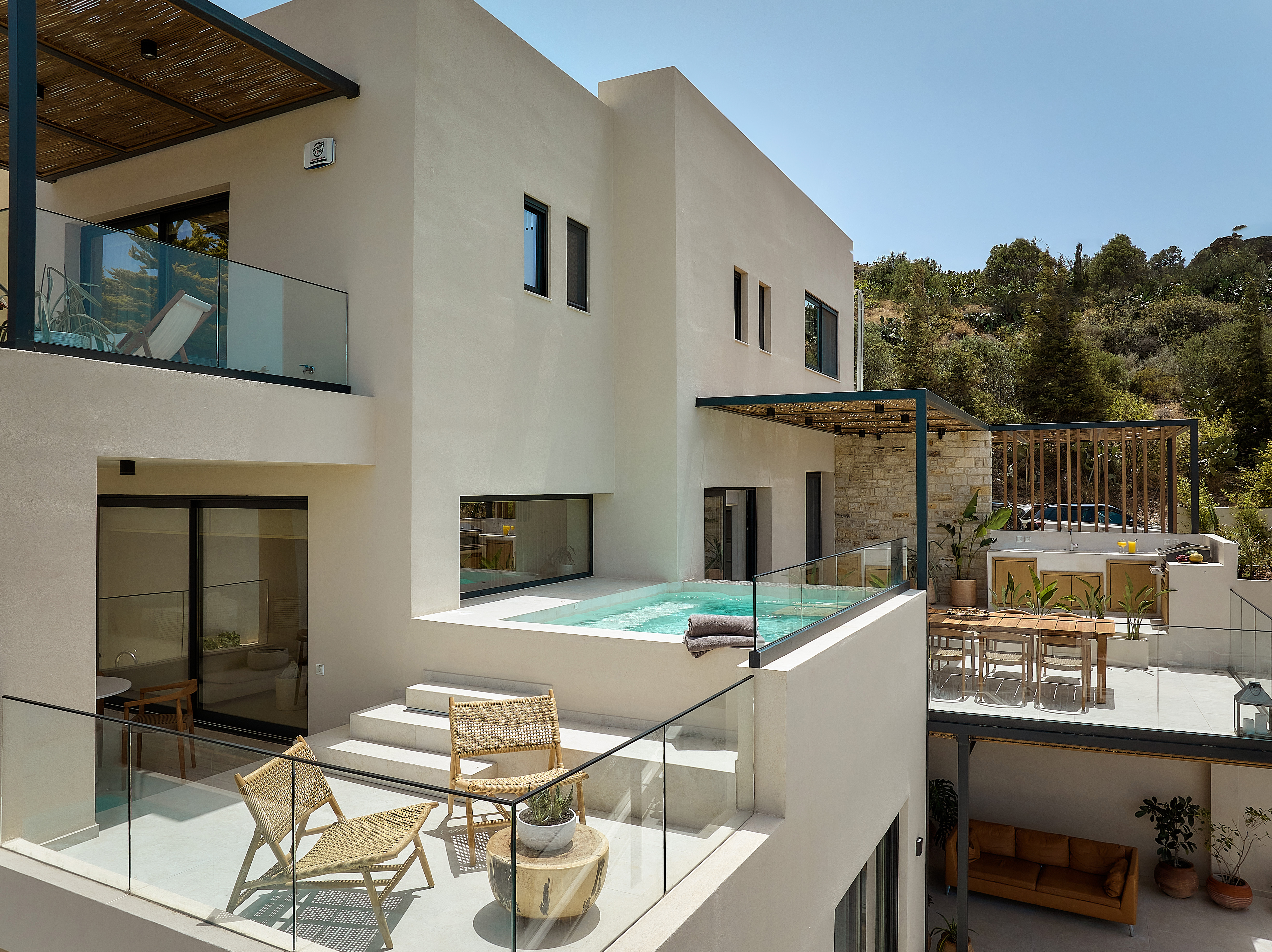Outdoor kitchen and dining pergola of The Nook Villa