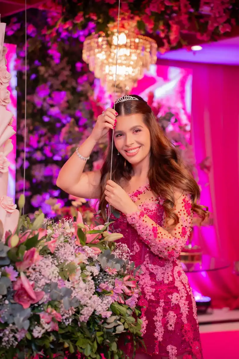 Debutante em festa de 15 anos