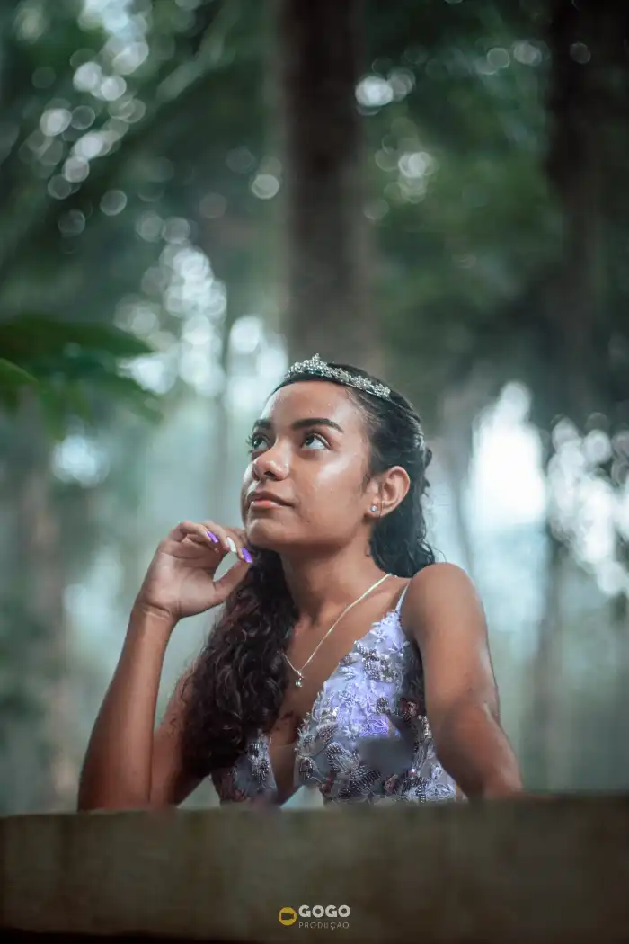 Retrato de debutante em ambiente natural