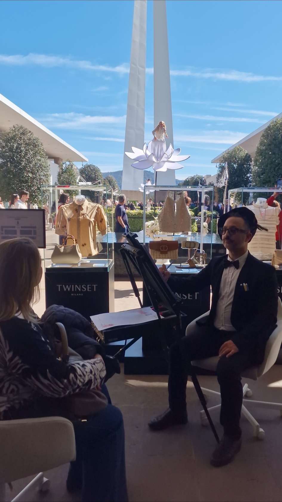 Yatri al lavoro TwinSet