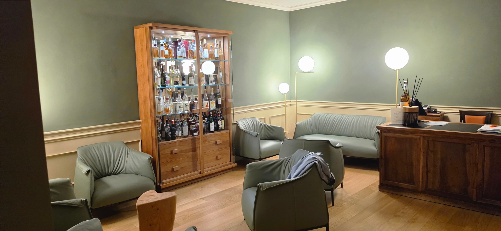 Il salone lounge del ristorante Bel Sit