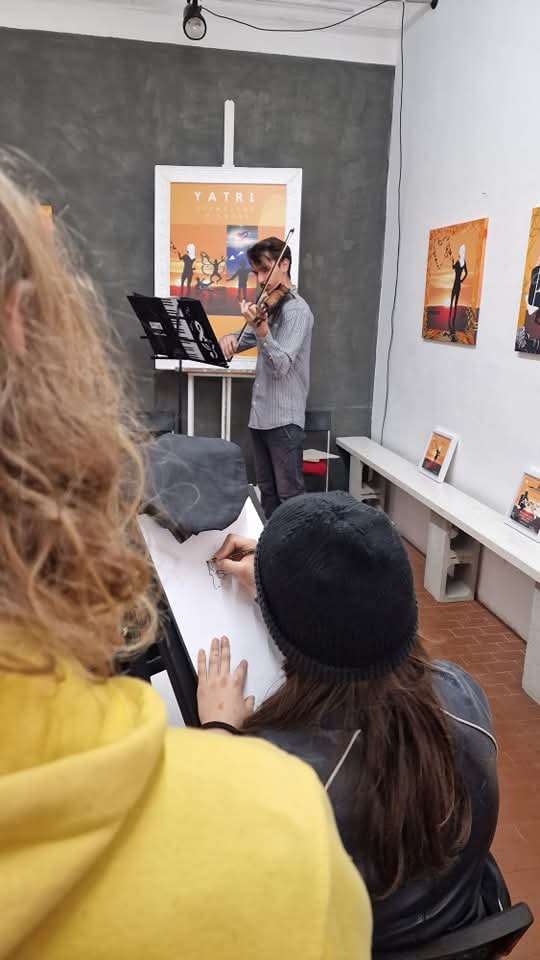 Violinista in galleria - Mostra Sfumature d'Amore
