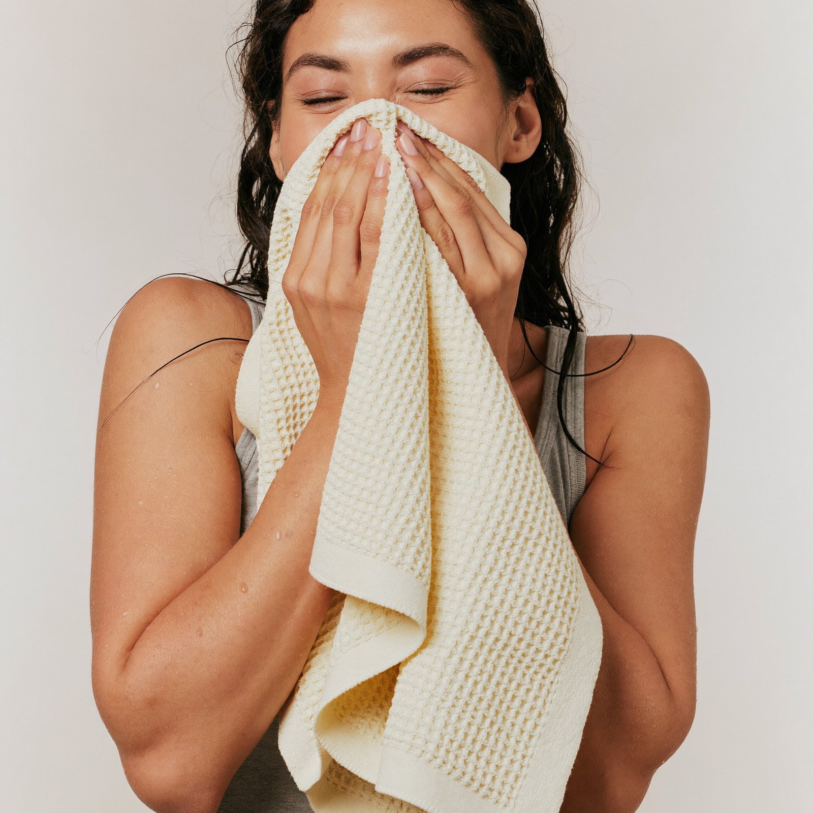 Hale AirGrid™ Bath Towel 2