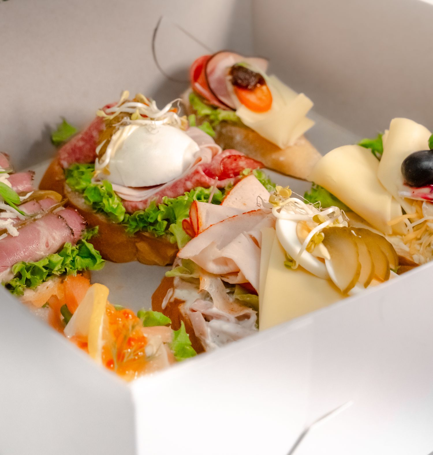 Catering box chlebíčků