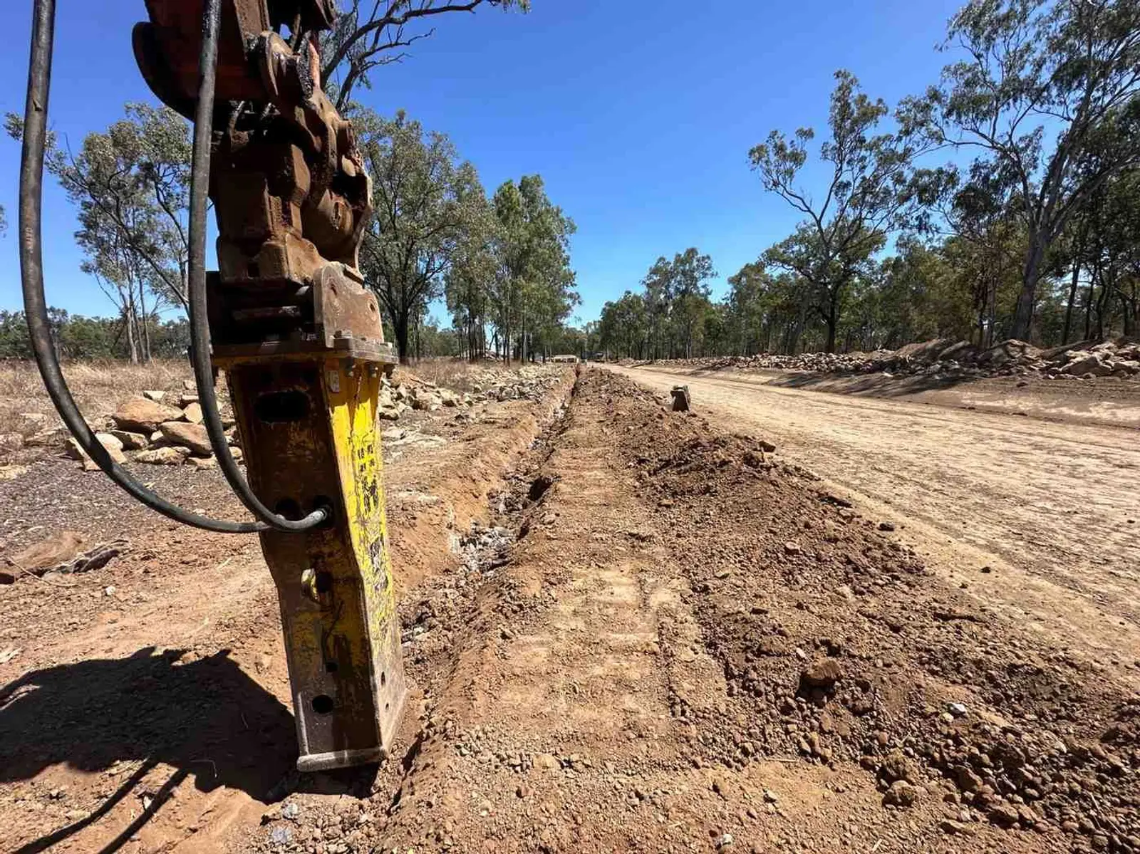 L&V Civil Contracting excavator working in Jimboomba QLD
