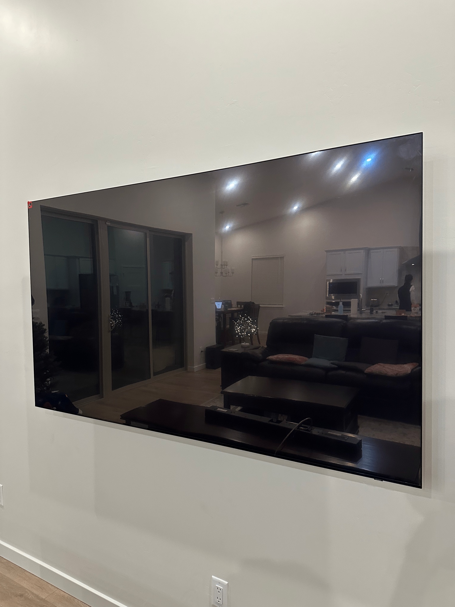 TV wall mounting