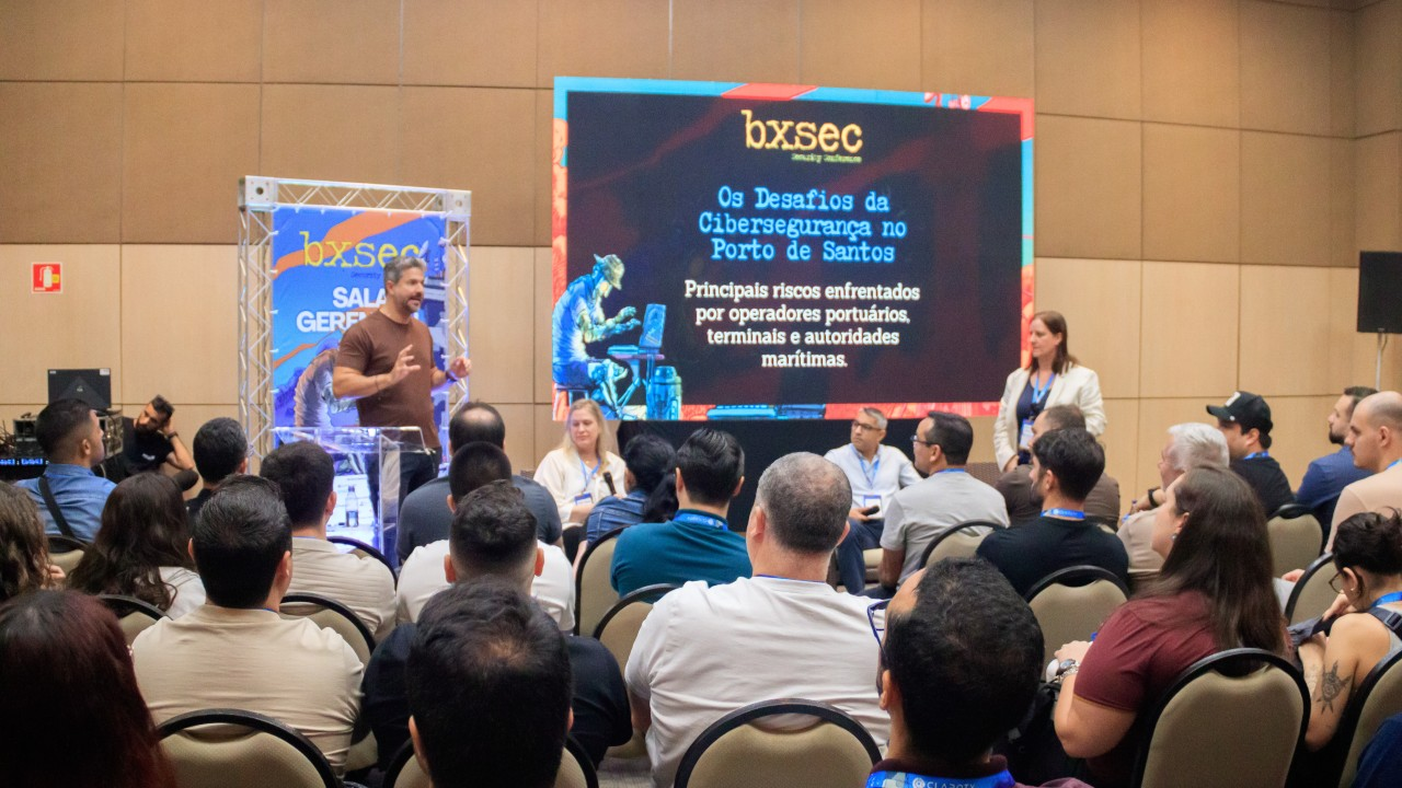 Alex Vieira no painel da BXSec sobre segurança no Porto de Santos