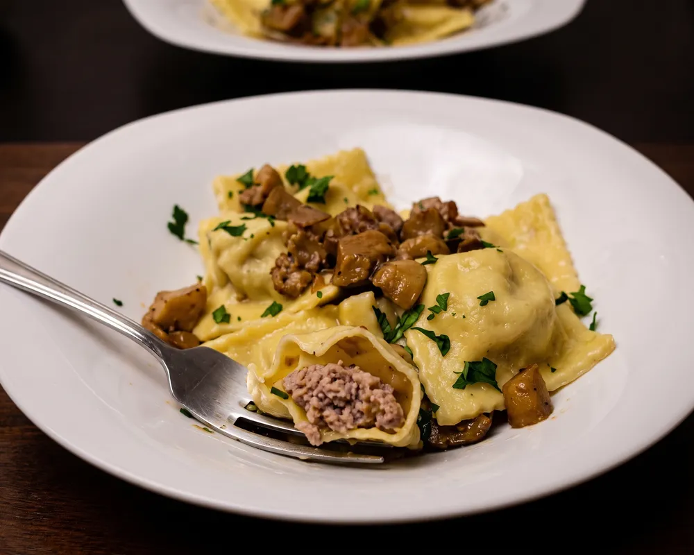 Ravioli porcini & salsiccia — Il Vesuvio Gex