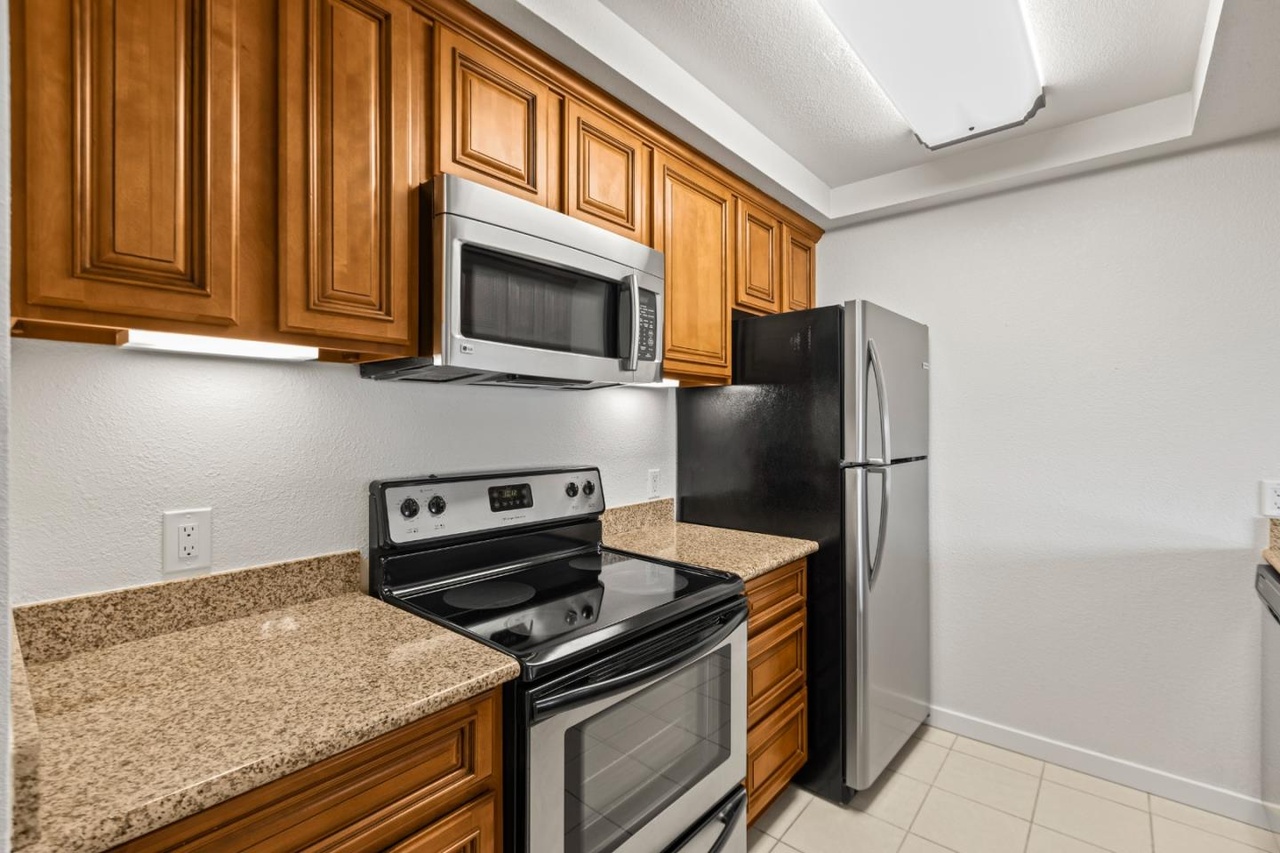 324 Catalpa St #205 — interior