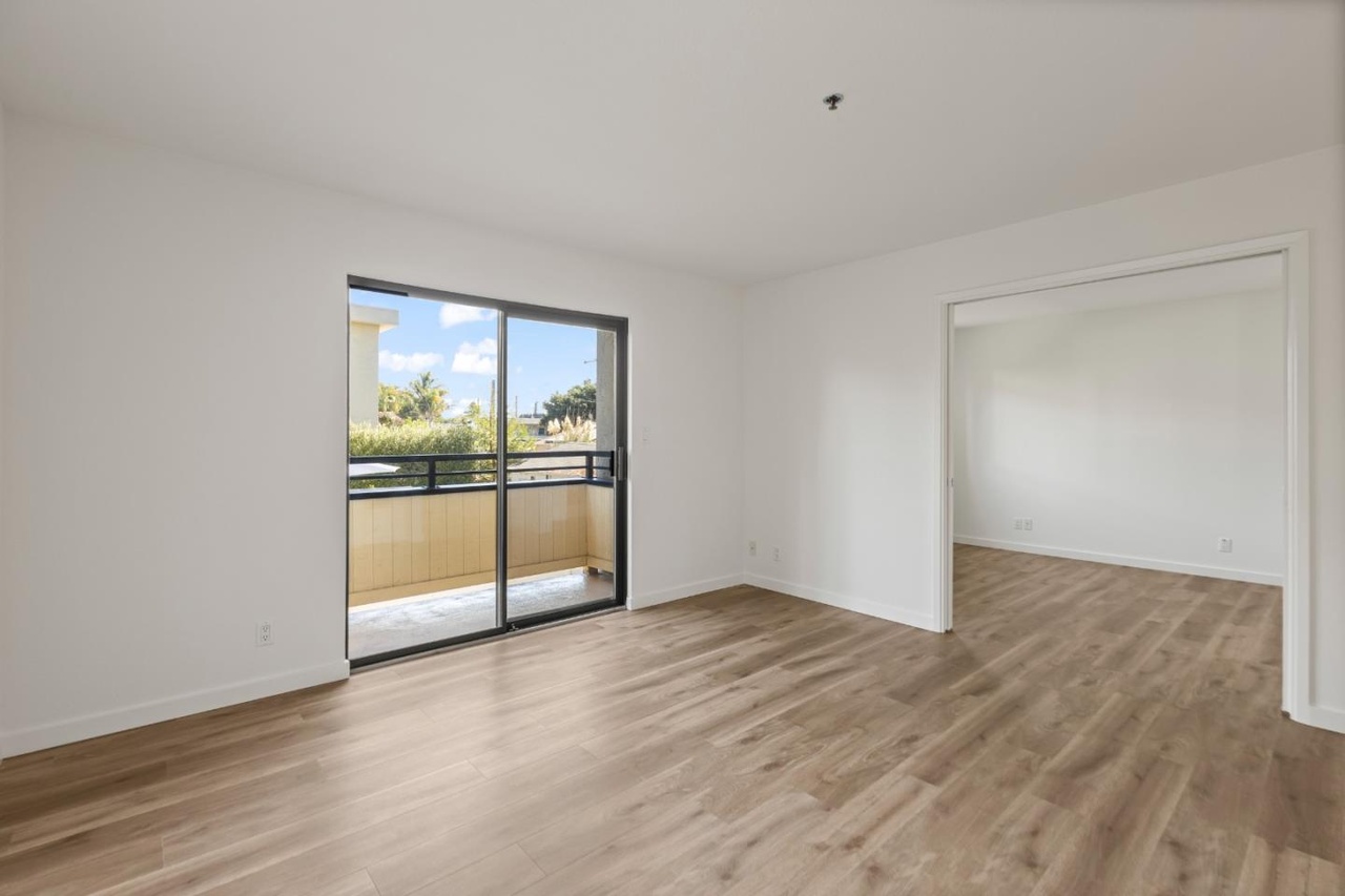 324 Catalpa St #205 — interior
