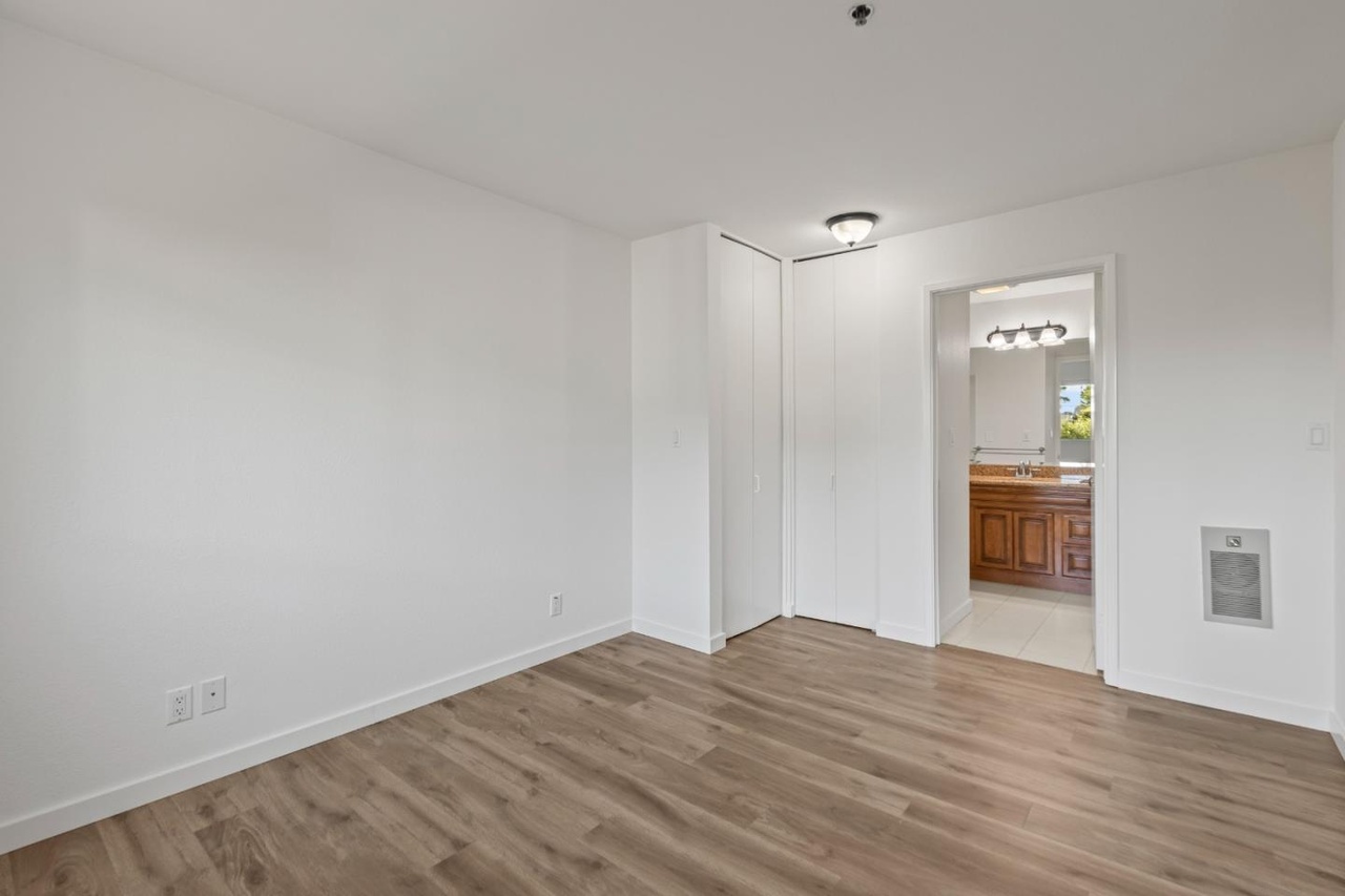 324 Catalpa St #205 — interior