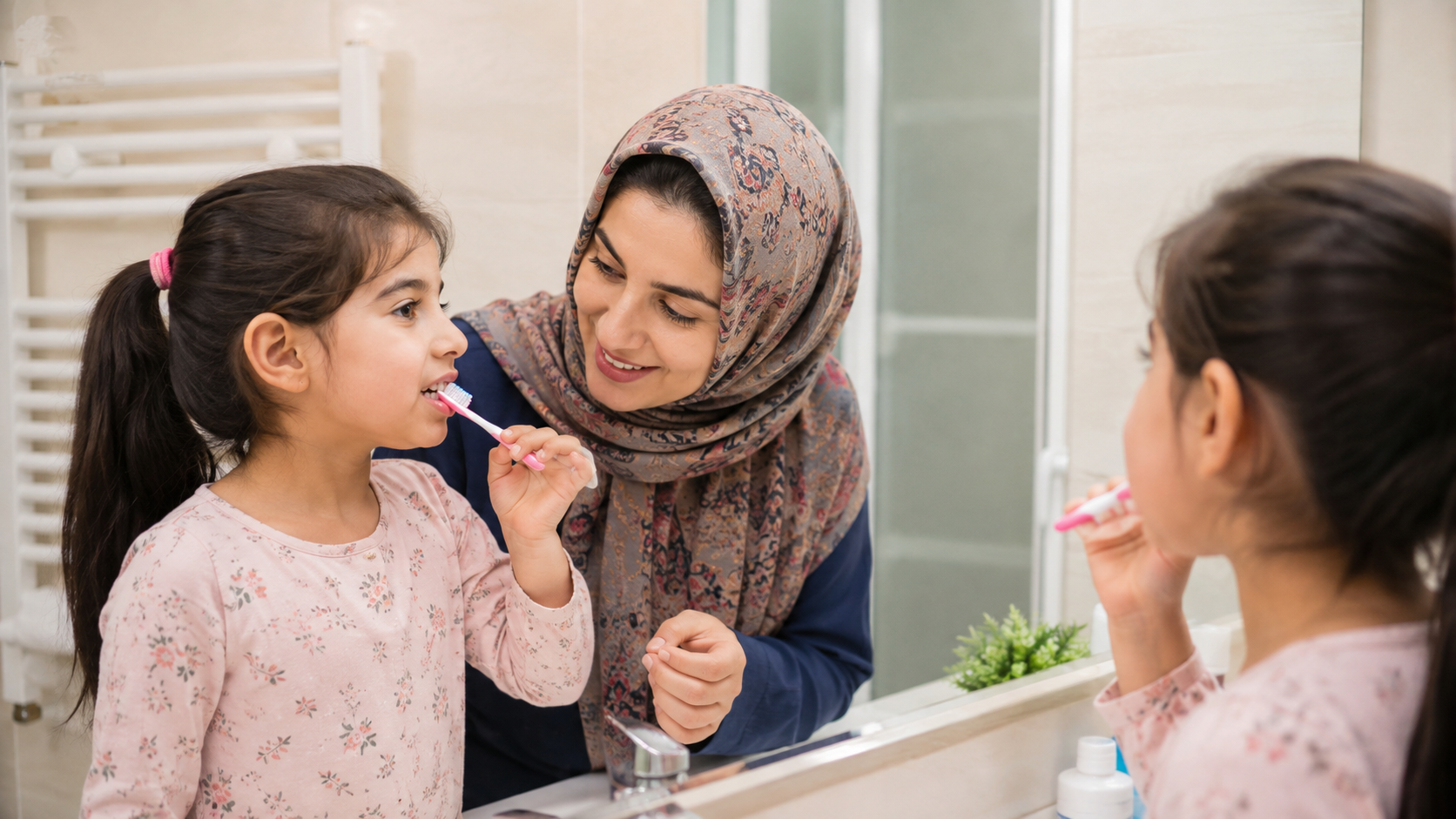 نمای آموزشی مسواک و فلوراید برای کودک