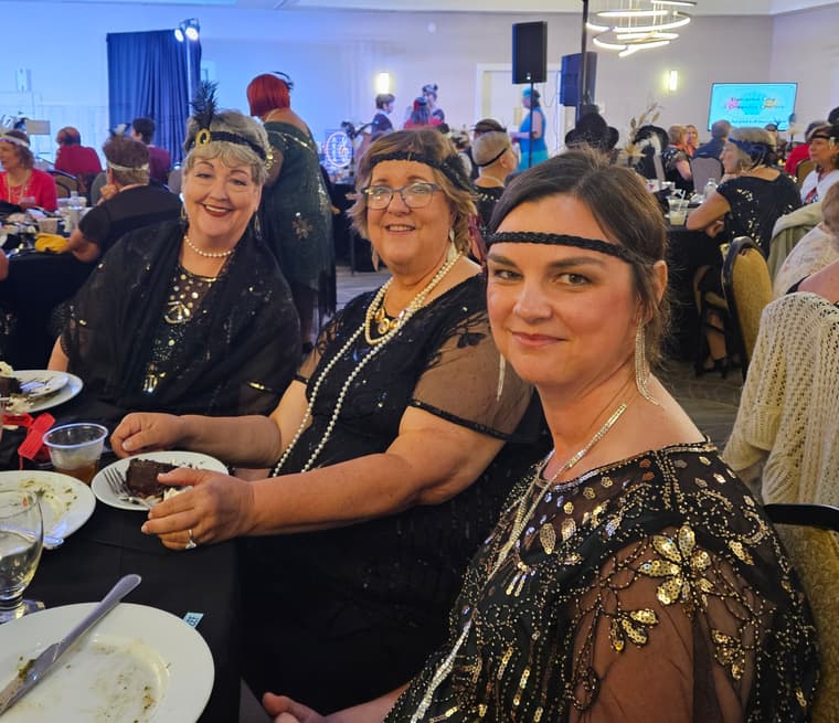 Members in 1920s dress at the convention dinner