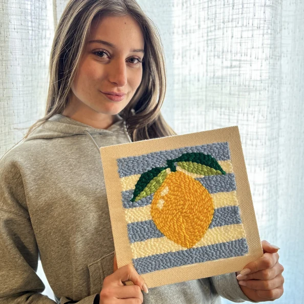 Federica M. con il suo Kit Cozy Things